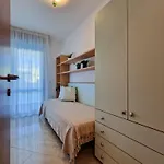 Bright Flat Next To The In Appartamento *