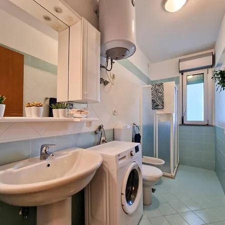 Bright Flat Next To The In Appartamento *