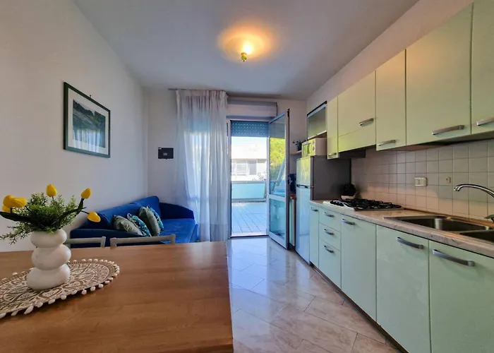 Bright Flat Next To The In Διαμέρισμα *